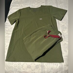 Figs Olive Green men’s jogger  Scrub set size Top XS pants S